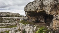 Neanderthals, Like Other Humans, Heated Water, and Organized Their Homes