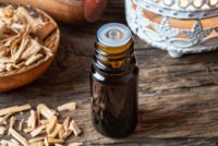 20 Cedar Oil Uses For Your Home, Garden & Skin