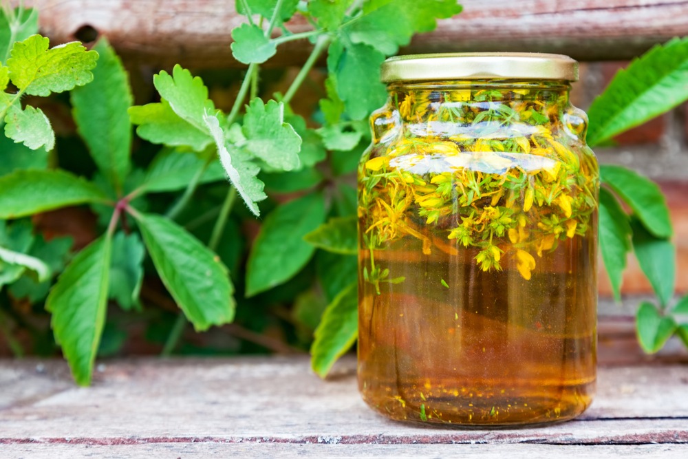 How To Make Herb Infused Oils & 3 Recipes To Try