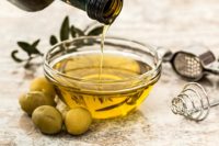 Olive oil gives the Mediterranean diet its “heart-healthy” benefits – but how?